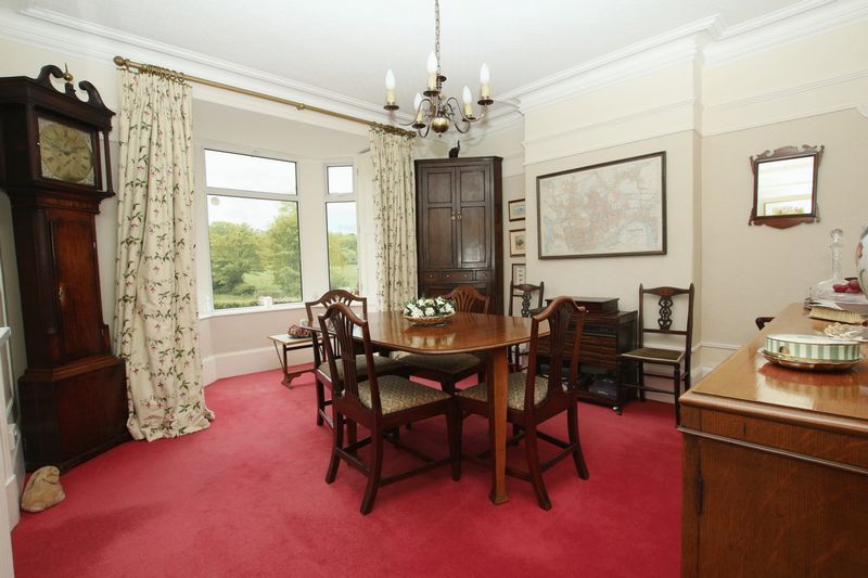 Bay Fronted Dining Room
